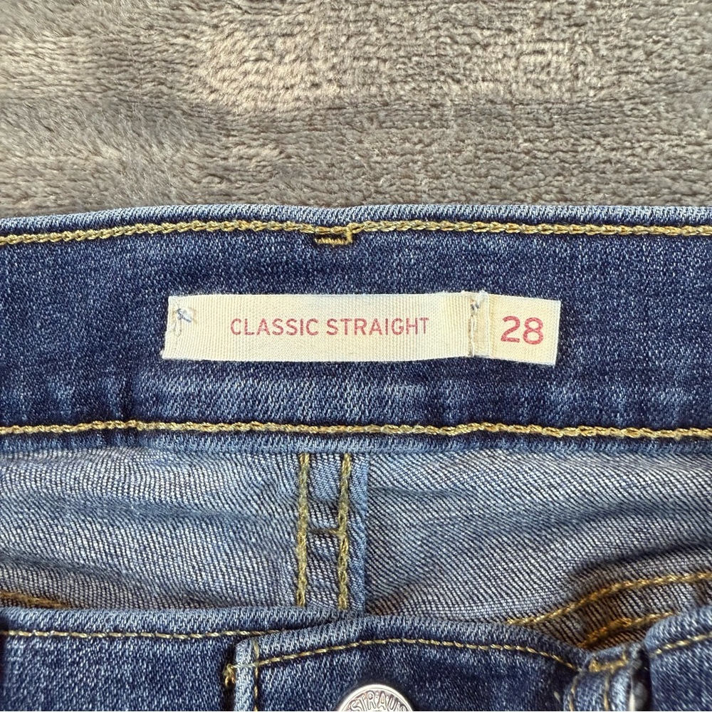 Levi's Women's‎ Jeans Classic Straight Size 28 28X30 Medium Wash Mid Rise - Picture 3 of 10